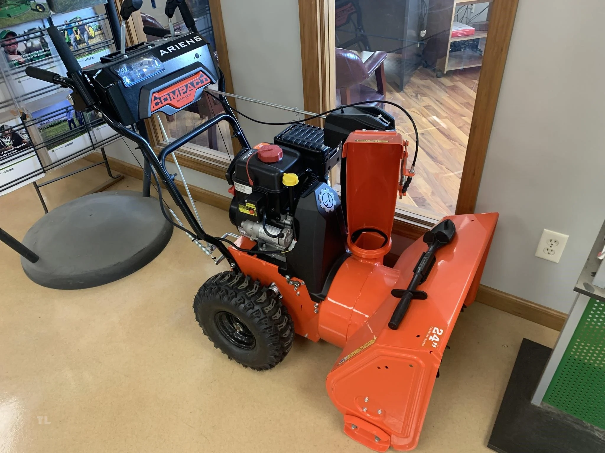 2022 Ariens  Compact  24 Auto-Turn 