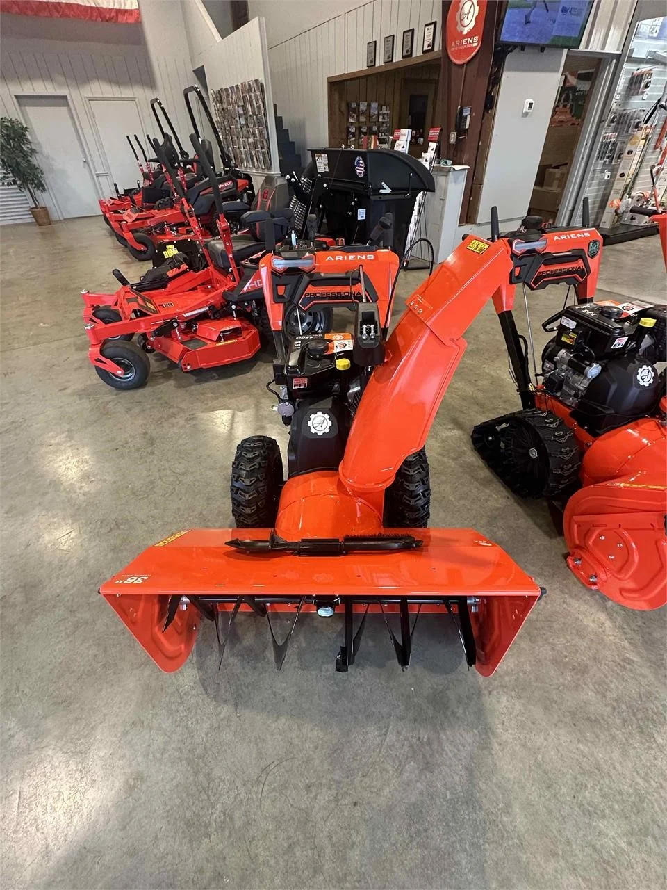 2024 Ariens  Professional  Pro 36 Hydro EFI 
